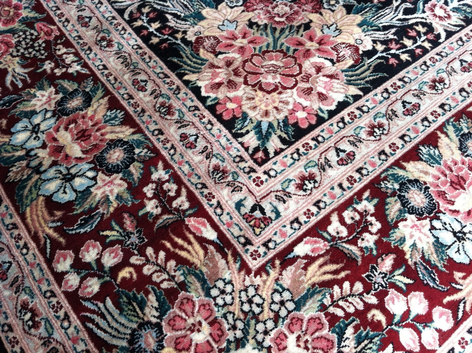 8 x 10 Very Fine Quality Hand Knotted Black & Red Pakistan Wool Rug