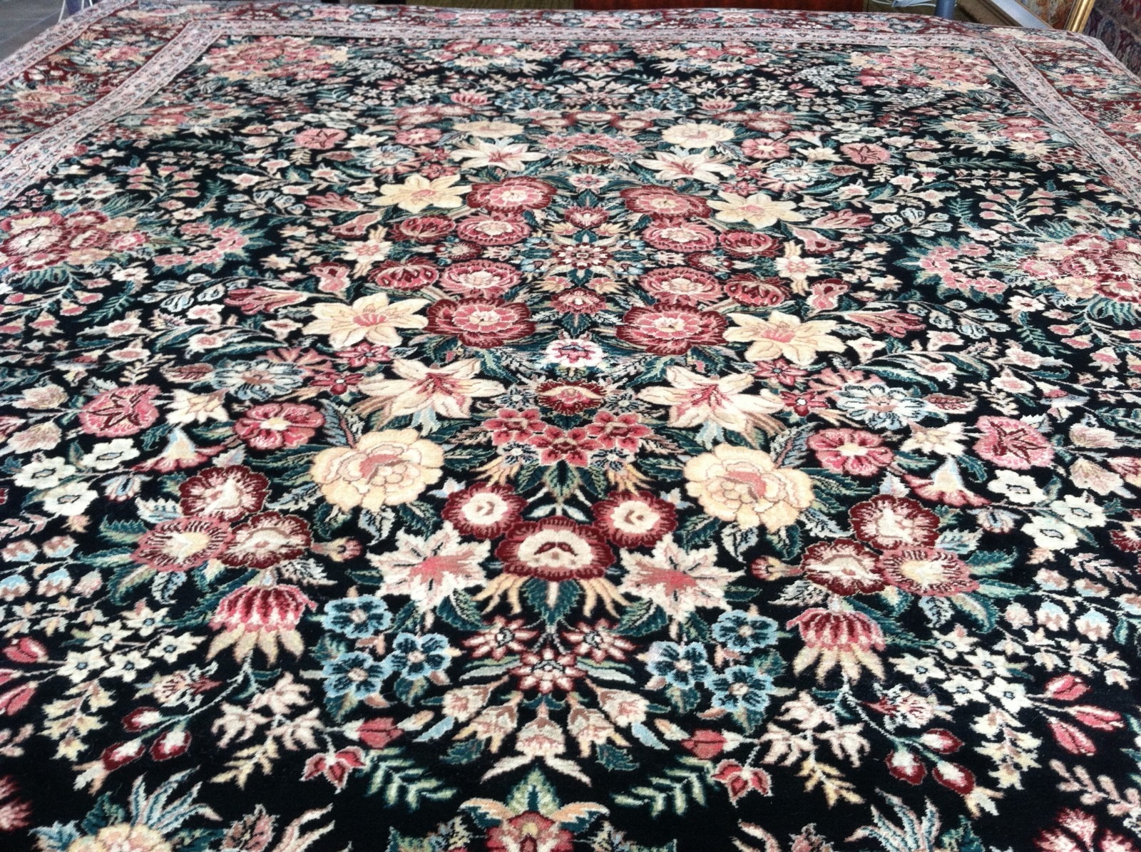 8 x 10 Very Fine Quality Hand Knotted Black & Red Pakistan Wool Rug