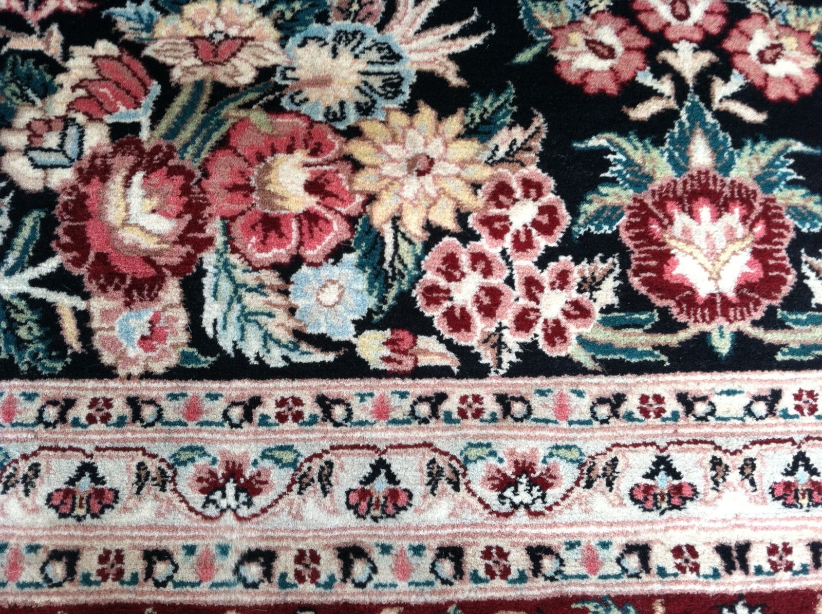 8 x 10 Very Fine Quality Hand Knotted Black & Red Pakistan Wool Rug