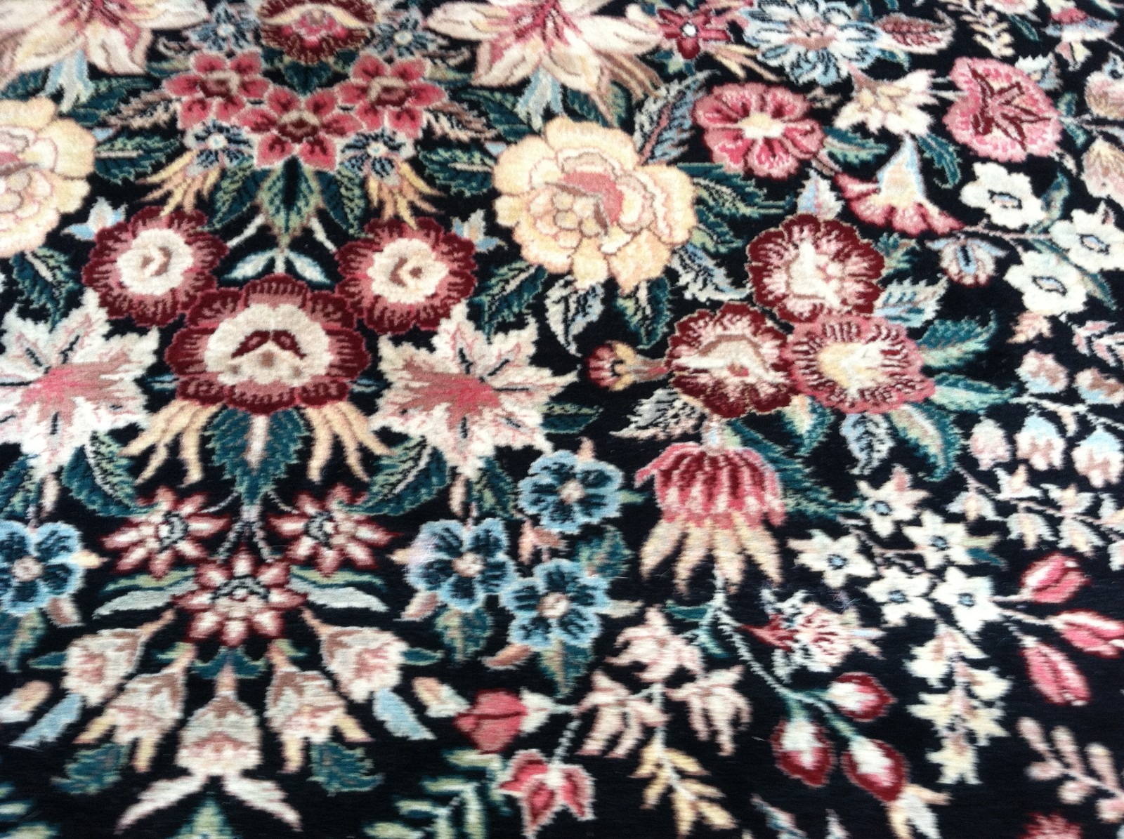 8 x 10 Very Fine Quality Hand Knotted Black & Red Pakistan Wool Rug