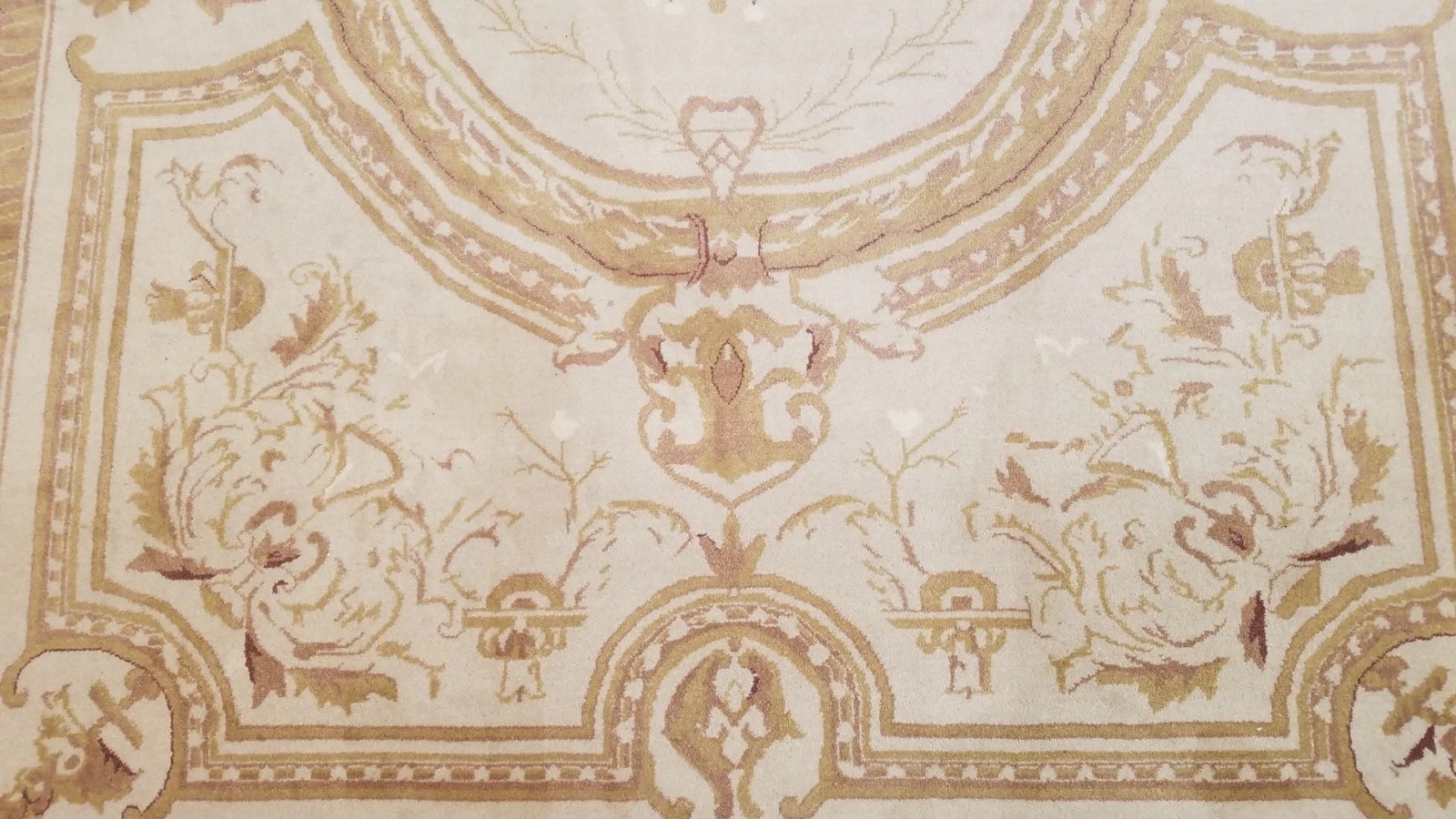 8 x 10 Beige & Gold French Aubusson Hand Knotted Oriental Rug