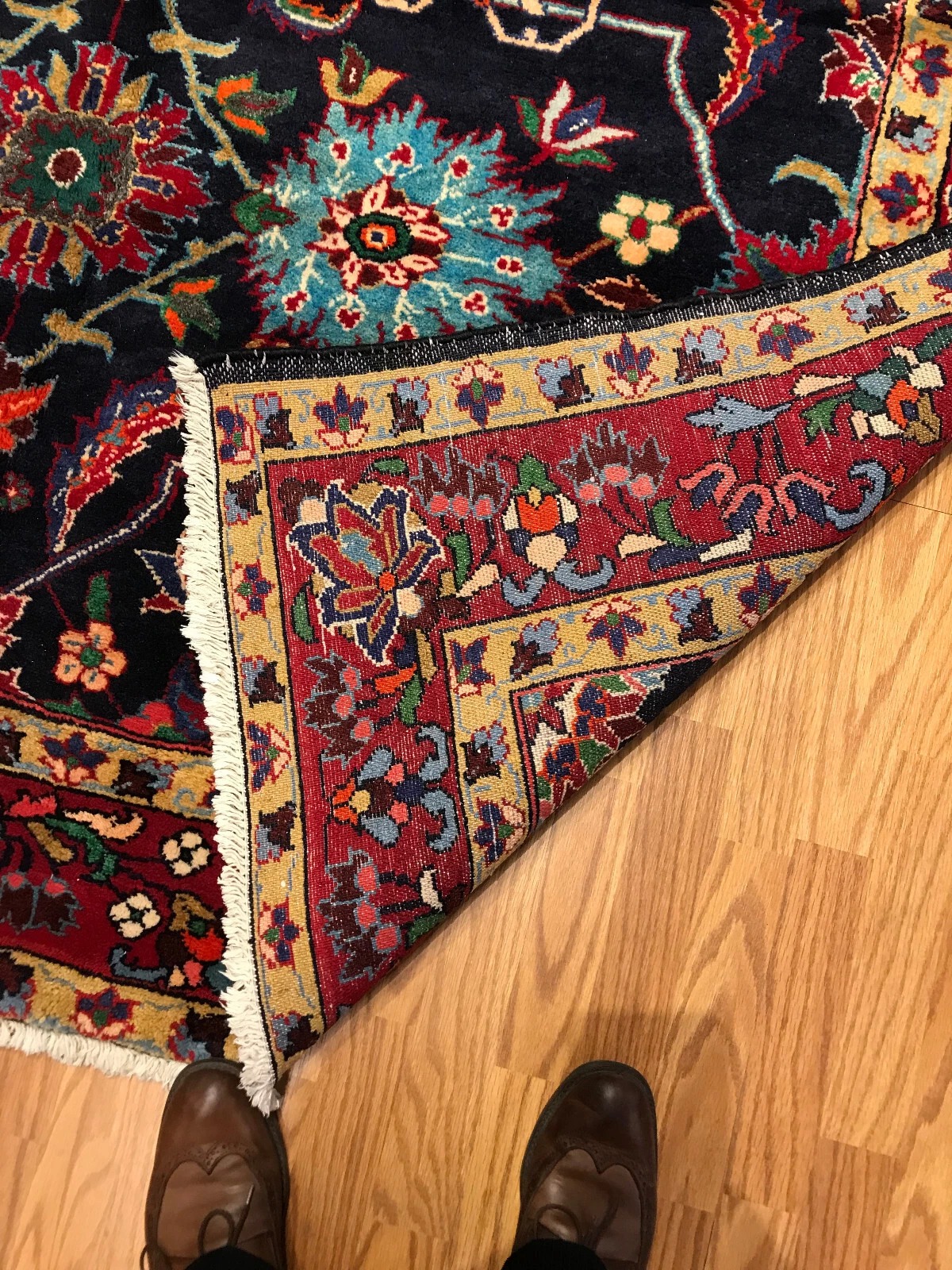 6.9 x 10.4 Vintage 100% Wool Hand Knotted Area Rug