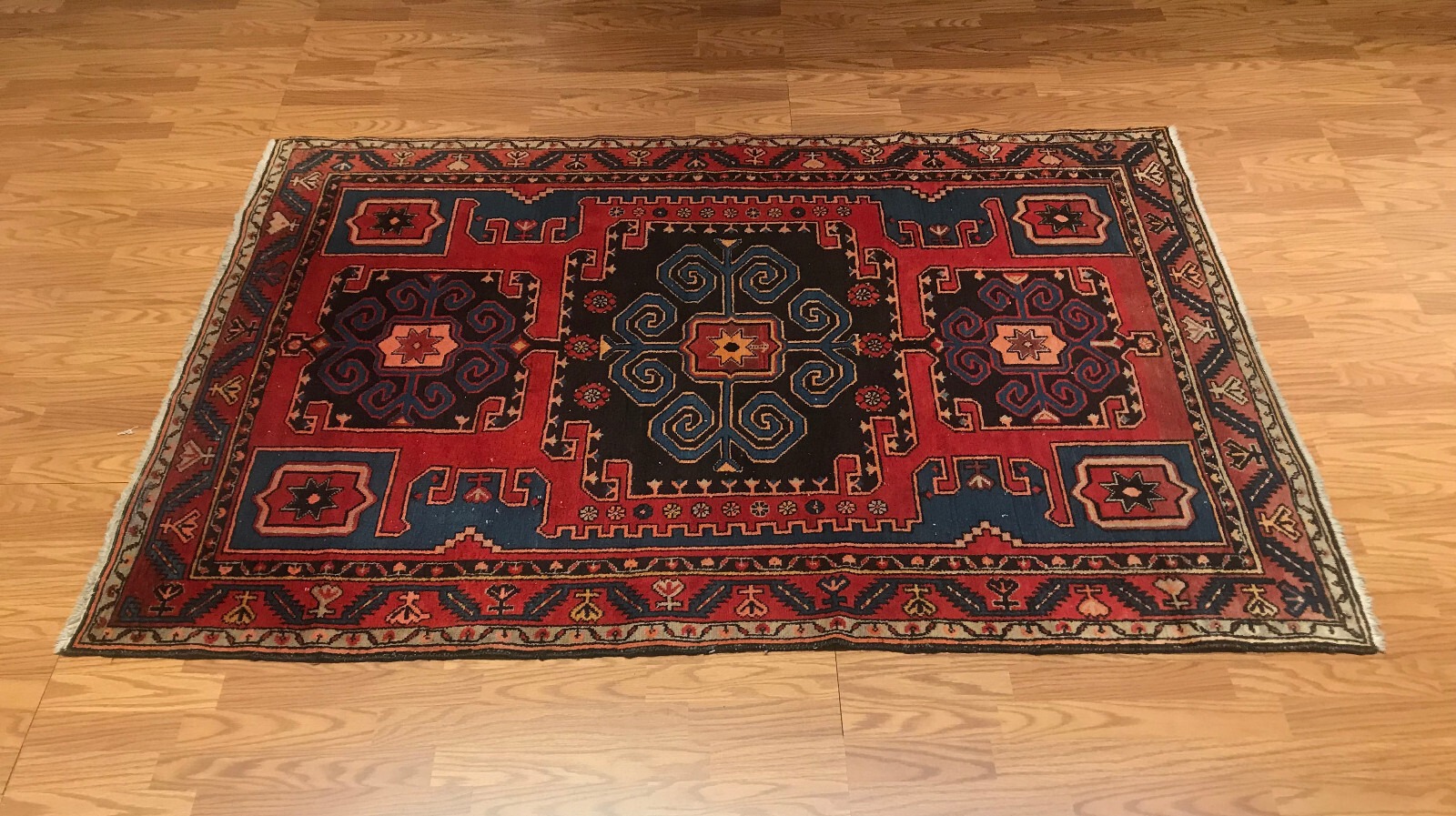 4.3 x 6.8 Vintage 100%Wool Hand Knotted Area Rug