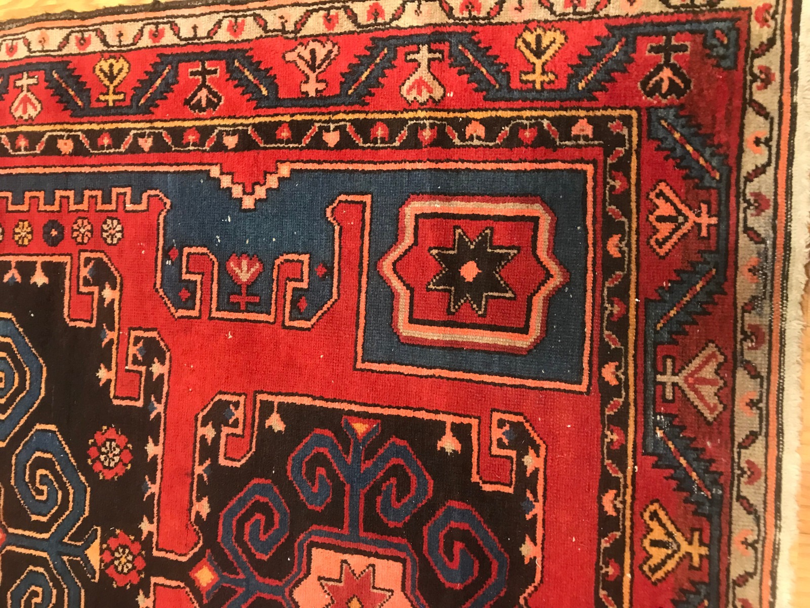 4.3 x 6.8 Vintage 100%Wool Hand Knotted Area Rug