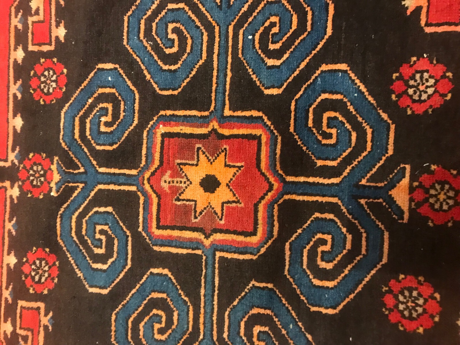 4.3 x 6.8 Vintage 100%Wool Hand Knotted Area Rug