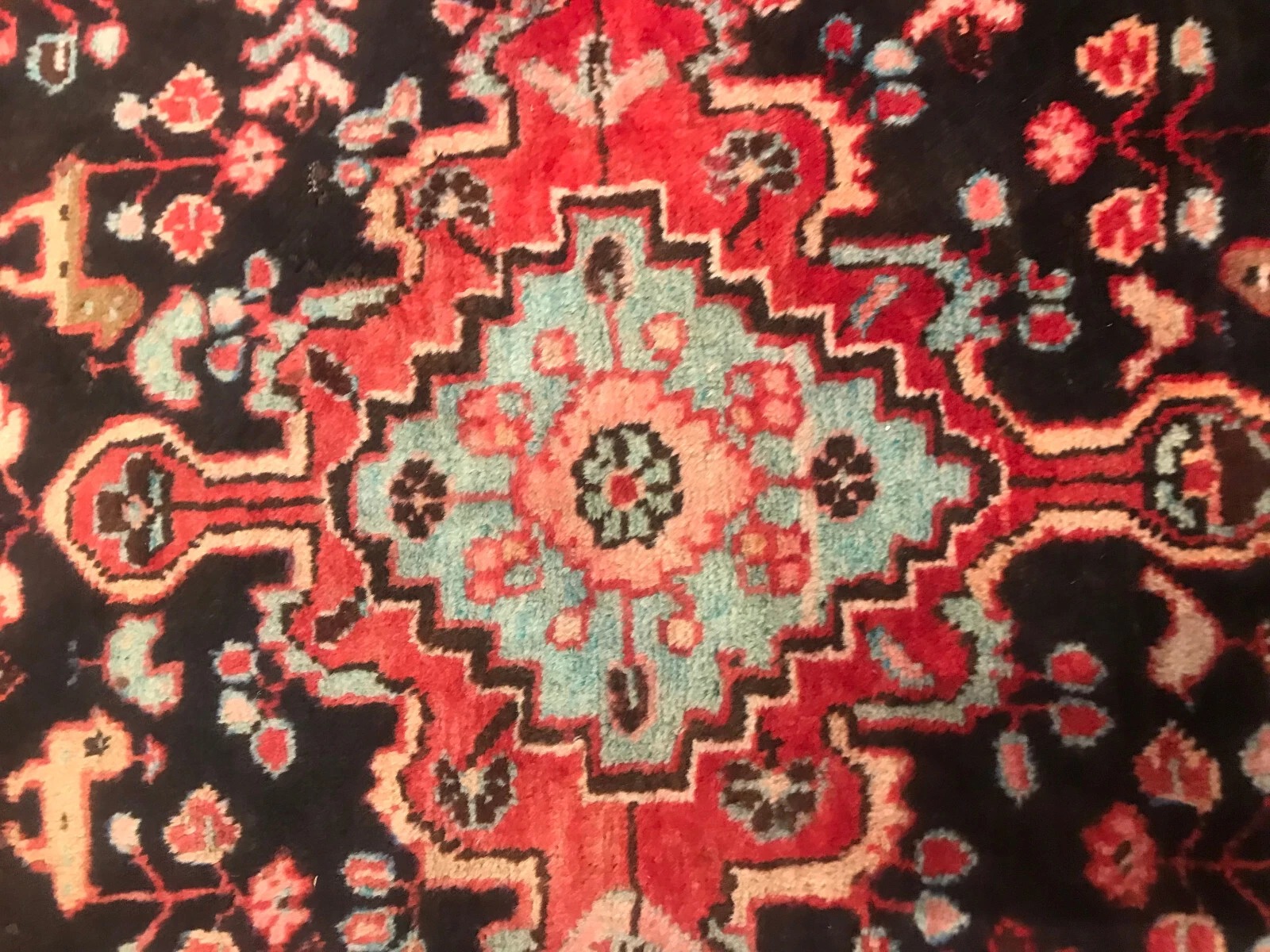 4.1 x 6.5 Vintage 100%Wool Hand Knotted Area Rug