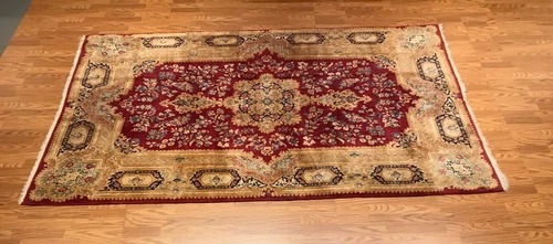 5.9 x 9.2 Vintage 100% Wool Hand Knotted Area Rug