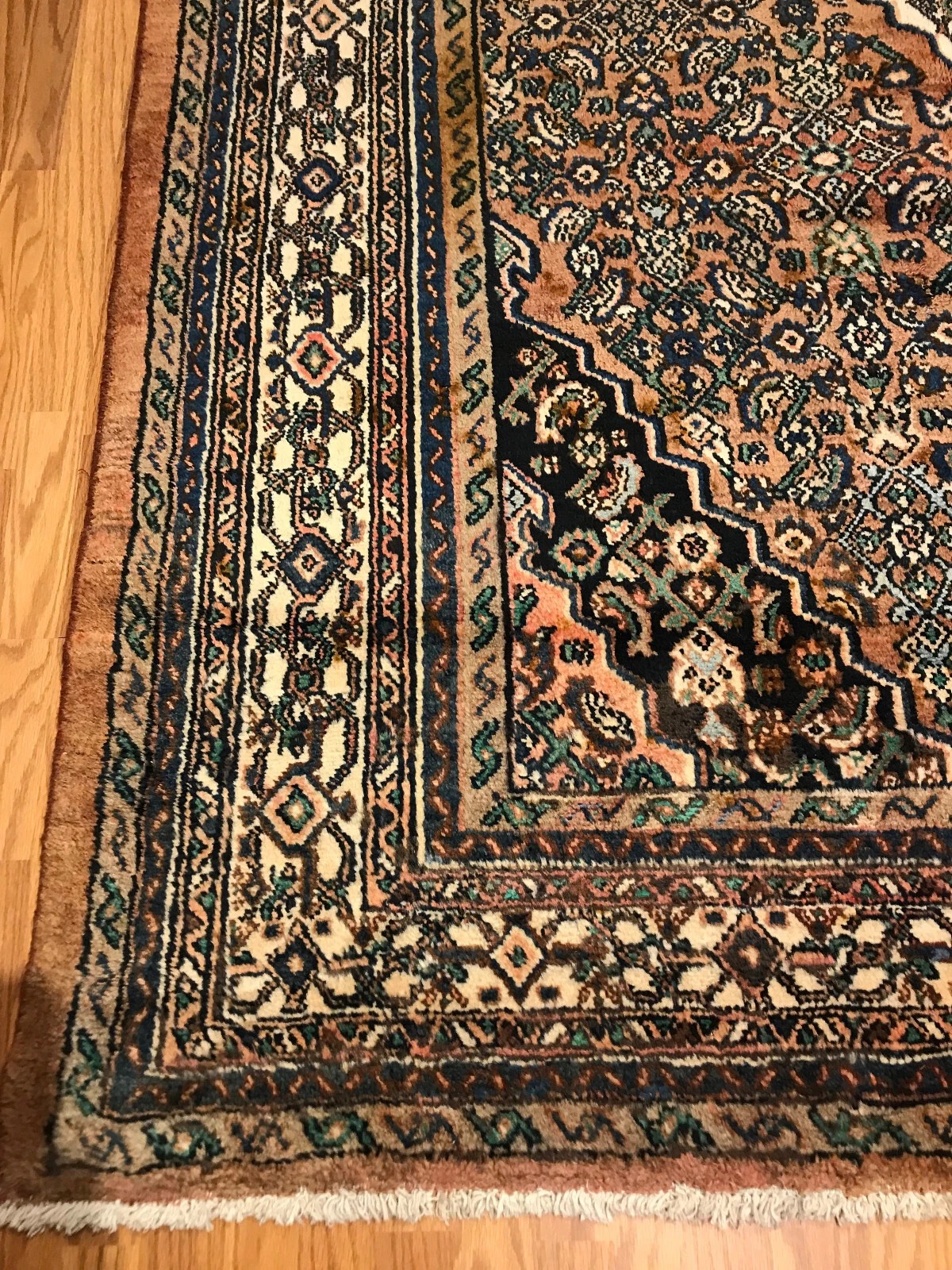 6.9 x 10 Vintage 100% Wool Hand Knotted Area Rug