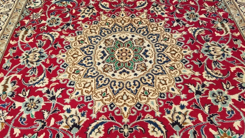 7 x 10 Red & Ivory Naein Wool Hand Knotted Area rug