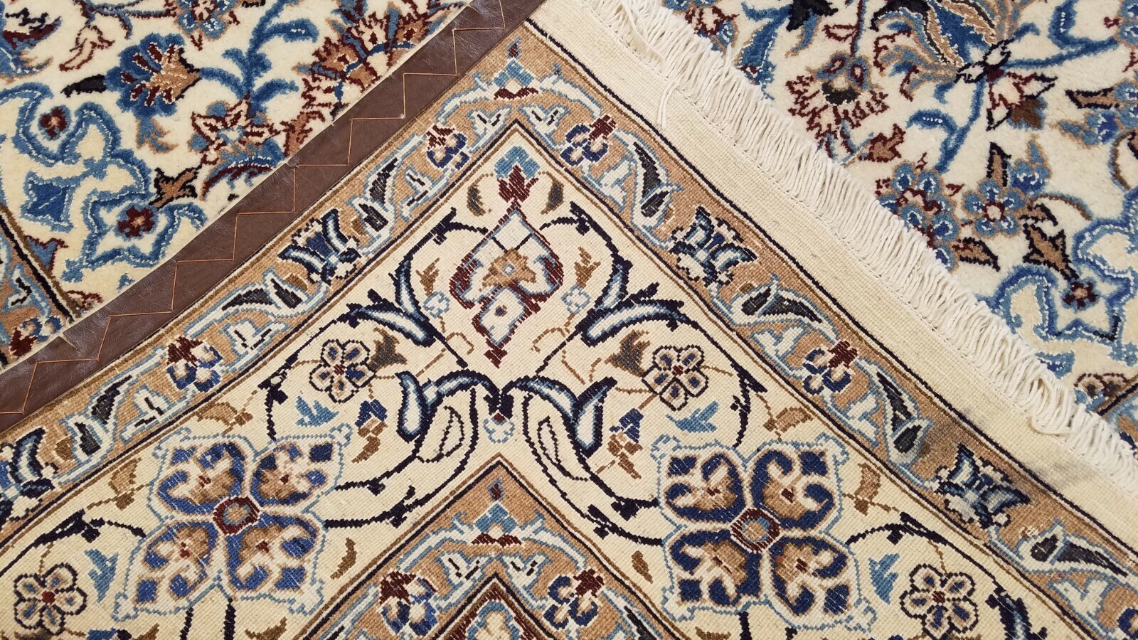 7 x 10 Ivory naein Wool Hand Knotted Area rug