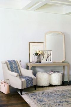 Console Table 371-910 bernhardt